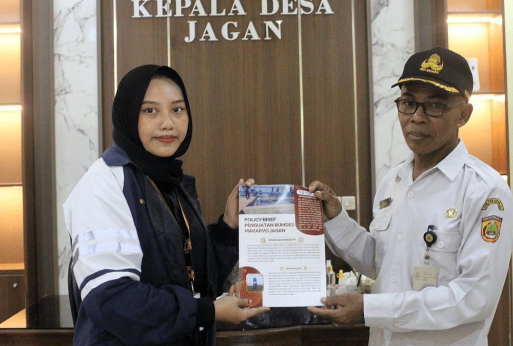 Village-Owned Enterprise (BUMDes) Stagnant: Community Service Program (KKN) Students Propose Managerial Improvements for BUMDes Management through a Policy Brief