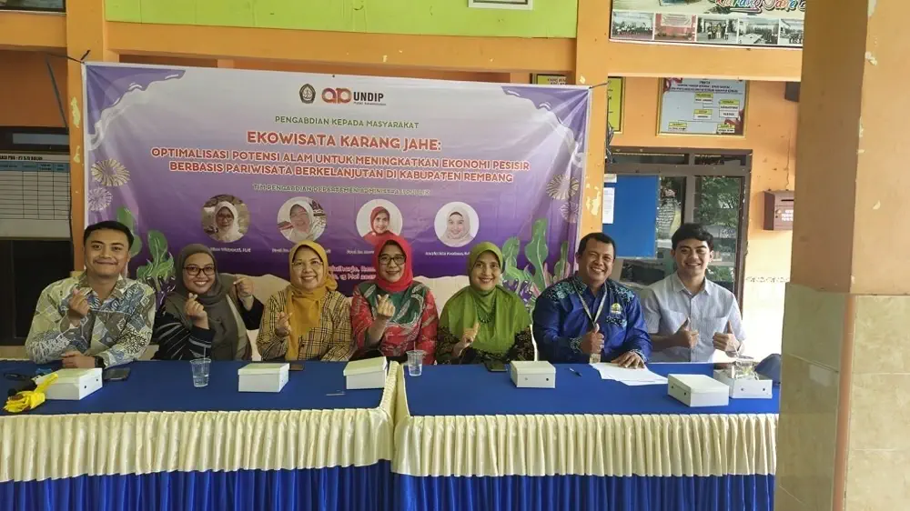 Kolaborasi Universitas Diponegoro dan Pokdarwis untuk Optimalisasi Potensi Alam dalam Meningkatkan Ekonomi Pesisir Berbasis Pariwisata Berkelanjutan di Desa Punjulharjo Kabupaten Rembang